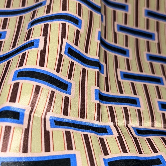 Robinson Golluber Scarf - Picture 4 of 6